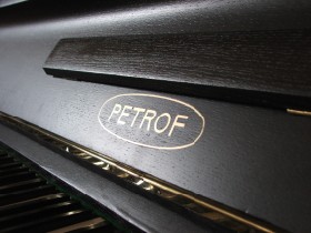 Zongora s piann